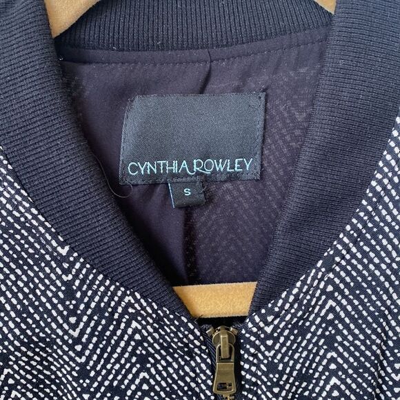 Black And White Zip Front Bomber Jacket By Cynthia Rowley - Picture 4 of 5
